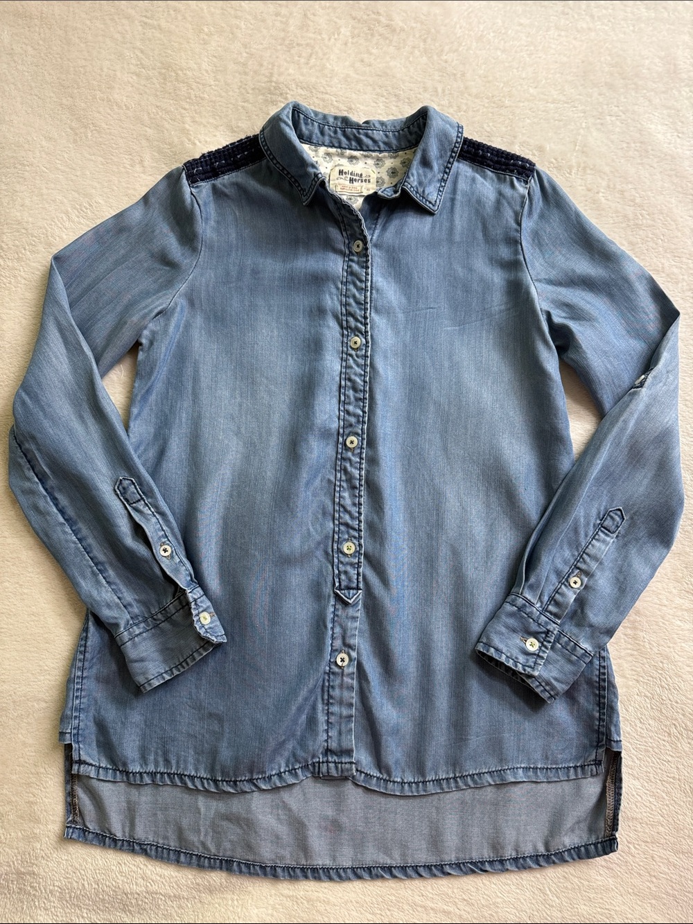 Holding Horses Anthropologie Chambray Blue Embroidered Button Down Shirt XS - Picture 10 of 15